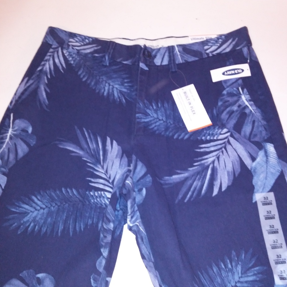 Old Navy Mens Shorts - Picture 5 of 8